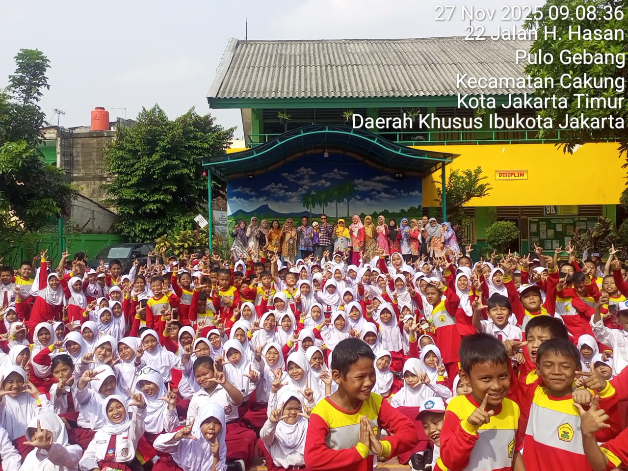 Wisata LiterAsyik Ke SDN Pulo Gebang 11